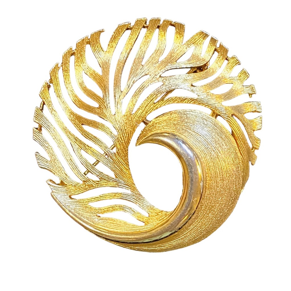 Circular Textured Swirl Gold Brooch